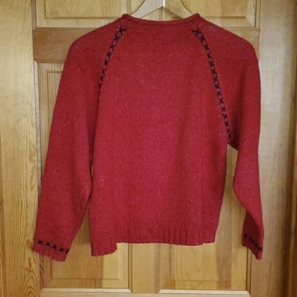 Square One Outfitters Wool Hand Embroidered Accents & Santa Sz M Sweater Pocket - Picture 3 of 10